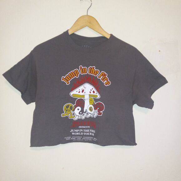 No Hours Medium  Jump Into The Fire World Tour 1981 Cut Off Crop Shirt-Upcycled - Picture 1 of 6
